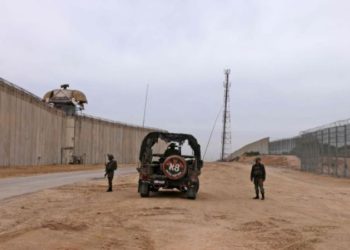 Lanzan dos misiles desde Gaza al mar frente a Israel, que responde con fuego