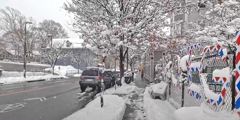 En Boston esperan, según pronósticos, hasta 24 pulgadas de nieve y vientos entre 40 y 50 millas por hora.