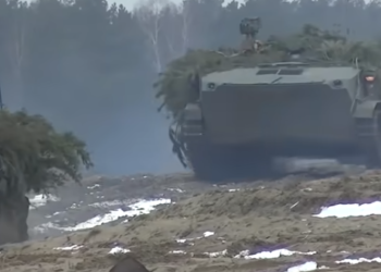 Rusia evacúa su embajada en Kiev