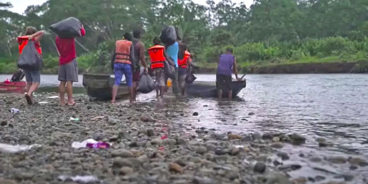 Los migrantes que transitan por Panamá hacia EEUU prefieren vías marítimas, para evitar los peligros del tramo selvático del Darién.