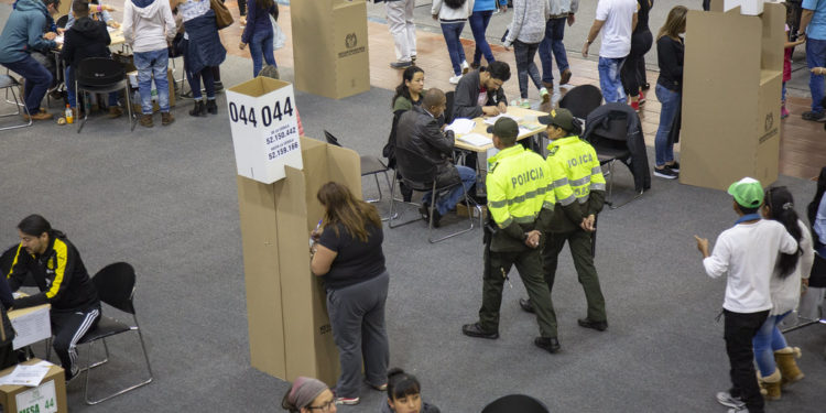 Más allá de la noticia: ¿Cuán preocupantes son las denuncias de fraude electoral en Colombia?