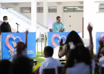Escuelas venezolanas reanudan clases presenciales la semana que viene