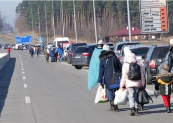 Ucrania: Puertos bajo asedio ruso y refugiados superan el millón