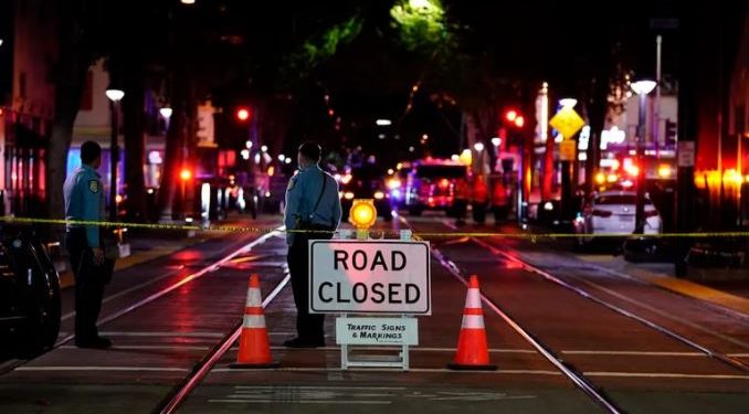 Tiroteo dejó seis fallecidos y diez heridos en California