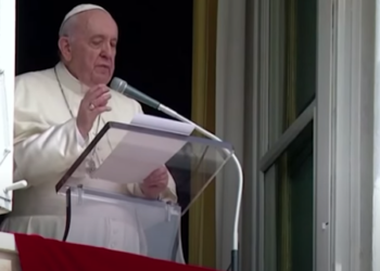 Papa Francisco: "Mi pierna no está bien y el médico me ha pedido que no camine"
