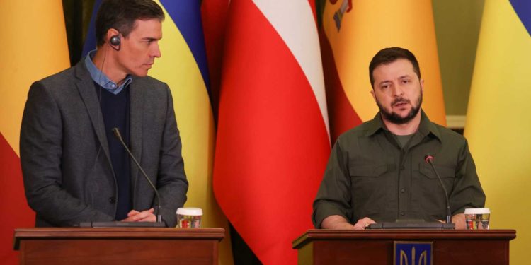 Pedro Sánchez en Kiev: España duplica ayuda militar a Ucrania