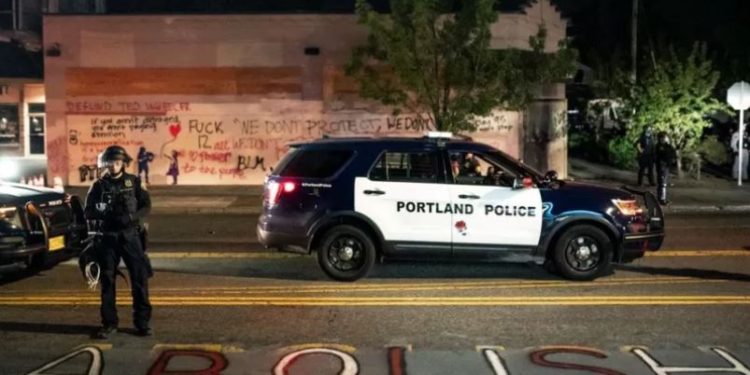En Portland, una de las ciudades más progresistas de EEUU, retiraron fondos a la policía