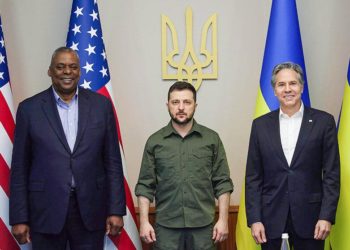 Estados Unidos garantizó a Zelensky  $700 millones en ayuda militar