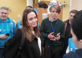 Conozca detalles de la visita sorpresa de Angelina Jolie a Ucrania