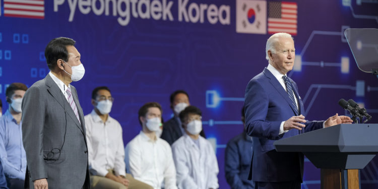 Biden pide "sinceridad" para reunirse con Kim Jong-un