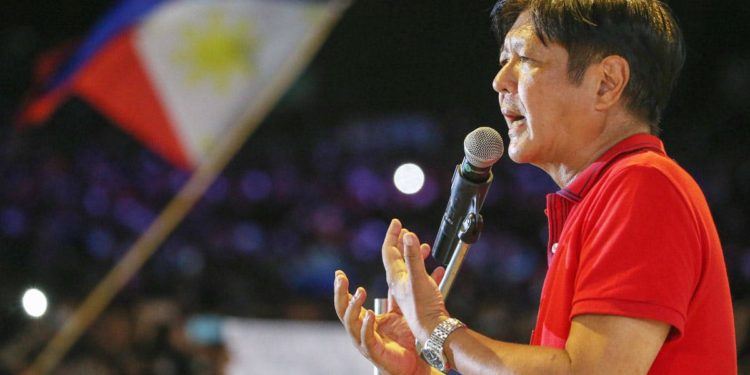 “Bongbong“ Marcos creó una leyenda para barrer en elecciones filipinas