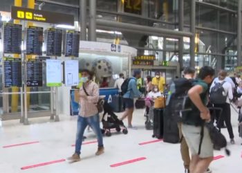 Los viajeros extracomunitarios ya pueden entrar en España con un test Covid negativo