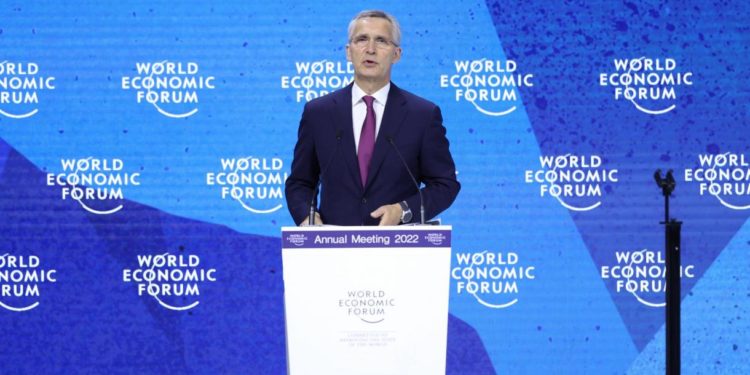 Stoltenberg: Putin cometió un error estratégico al invadir Ucrania