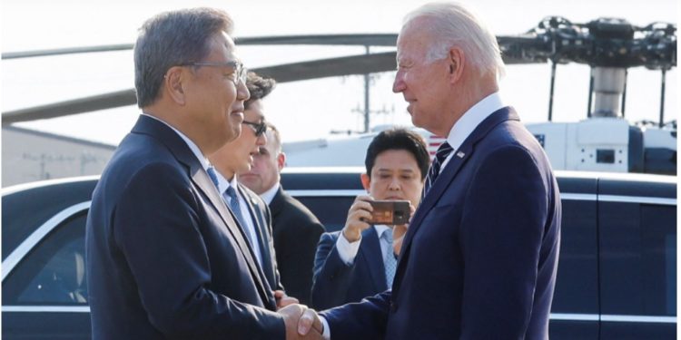 Joe Biden llegó a Corea del Sur en su primer viaje asiático