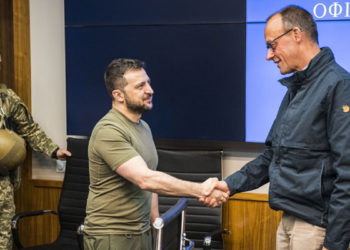 Volodímir Zelenski y Friedrich Merz tuvieron un encuentro etiquetado como extraordinario.