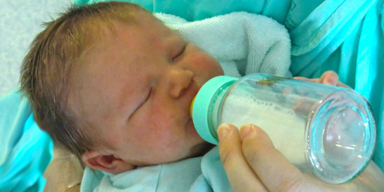 Hay unos 5.000 bebés, quienes requieren consumir fórmulas lácteas especiales, que no se consiguen.