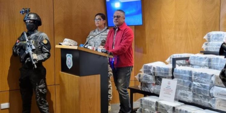 Confiscan 1,1 toneladas de cocaína a dos dominicanos y tres venezolanos en República Dominicana
