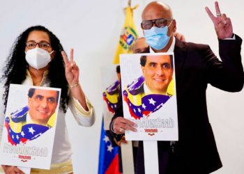 Sanciones no se levantarán. Régimen insiste en presencia de Saab en México