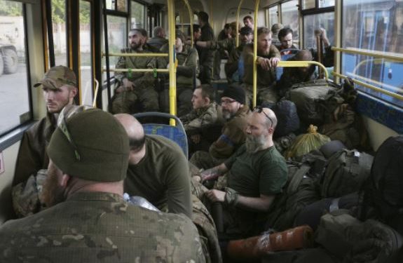 Ucrania, con 1.000 soldados más en manos rusas, propone intercambio de prisioneros, Rusia se opone
