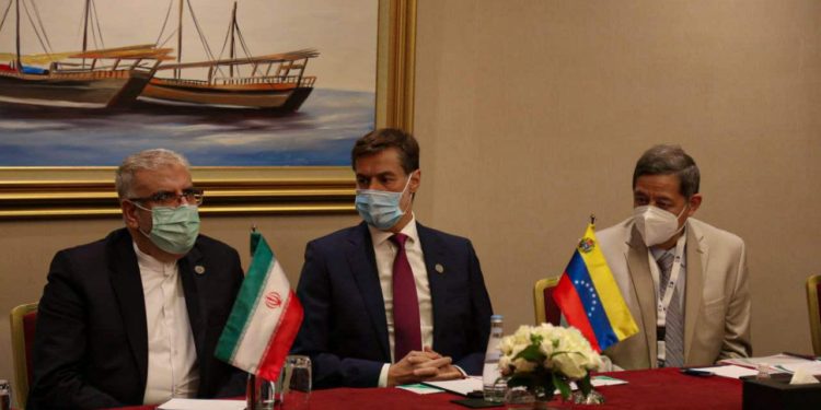 Ministro iraní Owji busca disipar dudas sobre fin de cooperación petrolera con Venezuela