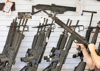 Las regulaciones para venta de armas deben adecuarse a la violenta realidad del presente.