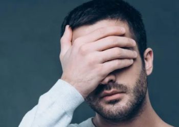 Investigadores hallan paralelismos entre el Alzheimer y la niebla mental post COVID