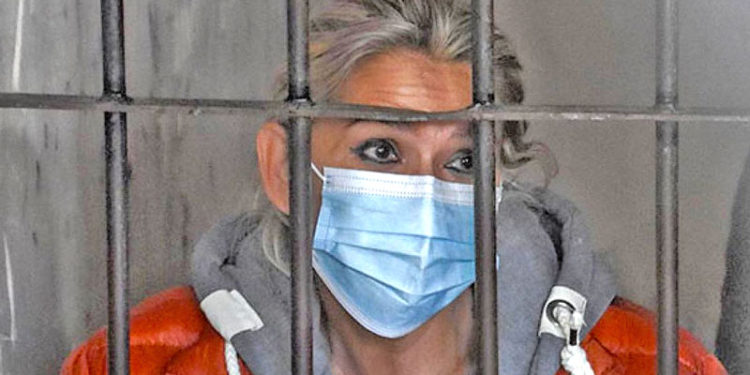 Jeanine Añez es condenada en un juicio al que no le permitieron asistir.