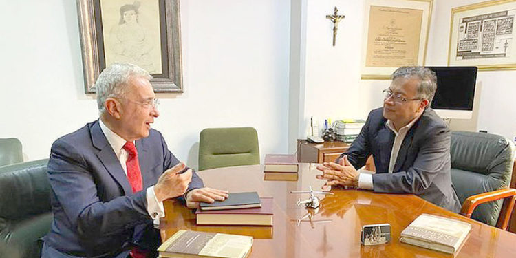 Uribe y Petro, un diálogo necesario entre fuertes adversarios políticos.