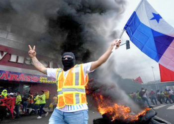 Panamá vive una ola creciente de protestas violentas y una crisis de gobernabilidad, que podría terminar mal.
