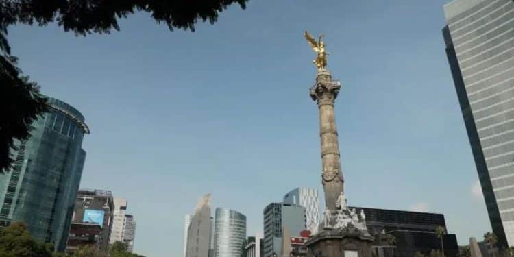Estadounidenses encuentran en Ciudad de México un paraíso para el trabajo remoto… pero excluye a muchos mexicanos
