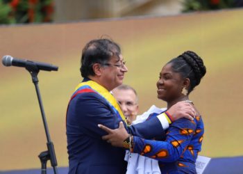 BBC: Tres hitos que hacen la ascensión de Petro al poder colombiano un estudio de caso