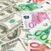 El euro retrocedió nuevamente, por debajo del nivel de paridad del dólar este lunes.