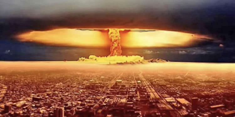Luego de una guerra nuclear, morirían 5 mil millones de personas por hambruna, como consecuencia del invierno nuclear.