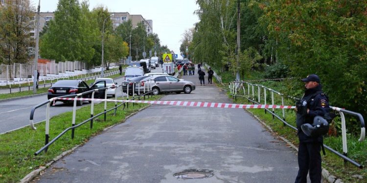 Rusia: Masacre en escuela de Izhevsk deja 15 muertos, once son niños