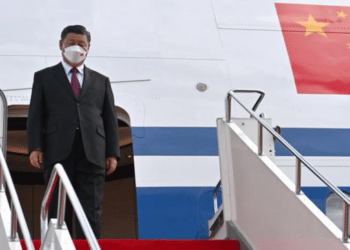 Xi Jinping en Kazajistán para cumbre con Putin