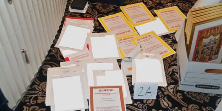 Más complicaciones en tribunales por los "papeles" de Trump