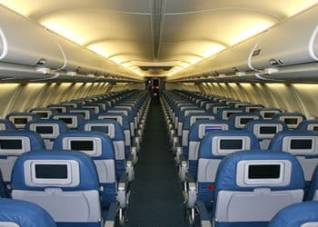 Las líneas aéreas prefieren hacer vuelos vacíos, para no perder privilegios.