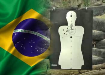 Psicólogos han demostrado que la sola presencia de un arma, puede elevar los pensamientos agresivos.