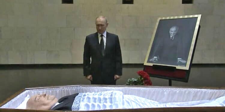 Vladimir Putin honró a Mijaíl Gorbachov pero no asistirá al funeral