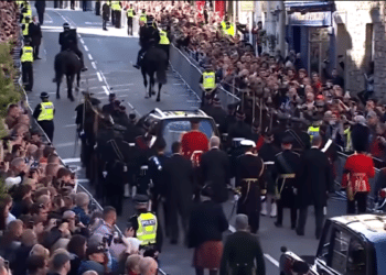 Tensión entre los miembros de la Familia Real en procesión