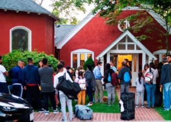 ¿Qué dejó en Martha’s Vineyard el paso de 50 inmigrantes venezolanos?