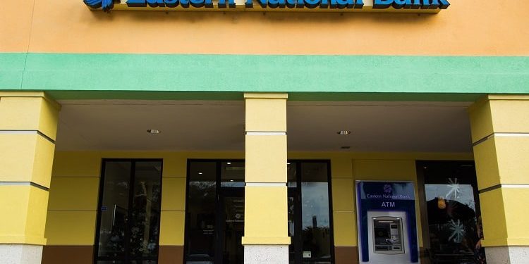 Socios del Eastern National Bank en Florida intensifican batalla legal