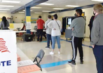 Solo la mitad de los estadounidenses confía en que los votos en la elección de medio término serán contados con precisión.