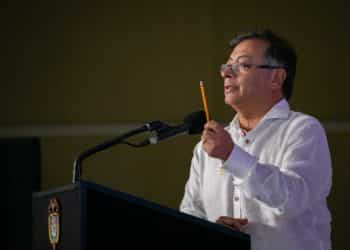 Colombia en Cápsulas: "Se compran lotes de tierra"