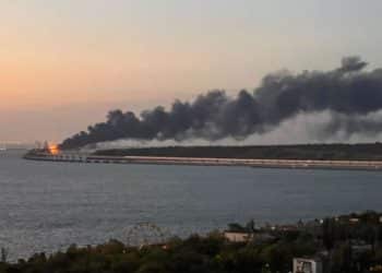 Puente que conecta Rusia con Crimea fue destruido por una explosión