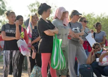 Varios de los migrantes deportados informaron que las autoridades no les regresaron sus documentos, como cédula o pasaporte.