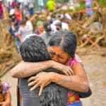 En Venezuela, las lluvias causan tragedia y muerte, mientras el régimen ofrece ayuda a Cuba.