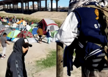 Desmantelan campamento de migrantes venezolanos en Ciudad Juárez
