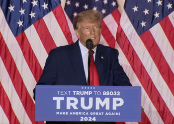 Trump lanza su tercera candidatura a la presidencia de EEUU