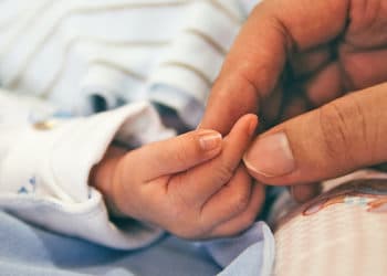 Los casos de bebés hospitalizados con síndrome respiratorio han aumentado dramáticamente.